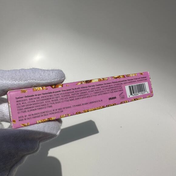 Pat McGrath Labs Legendary Wear Velvet Kohl Eyeliner Xtreme Black Noir 0.8g - Picture 6 of 7